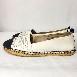 White mountain espadrilles white+black with faux crystals on top in size 8